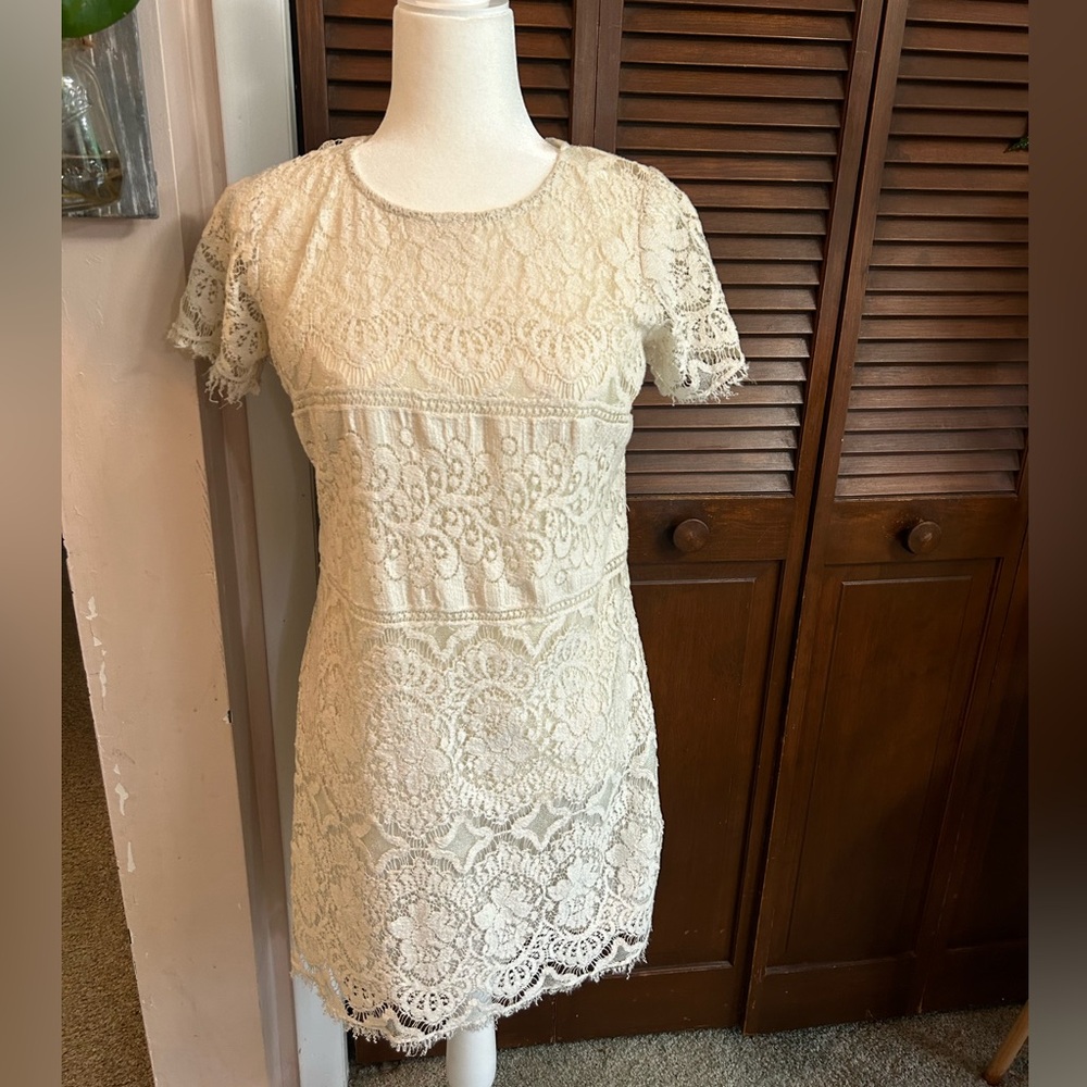 Free People Ivory distressed Lace Shift Dress - Size 6